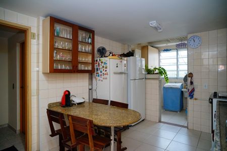 Apartamento à venda com 130m², 3 quartos e 2 vagasCozinha