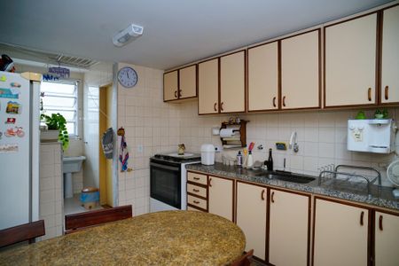 Apartamento à venda com 130m², 3 quartos e 2 vagasCozinha