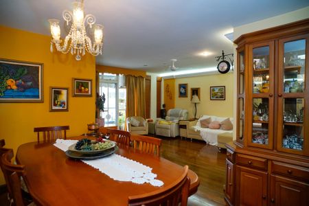 Apartamento à venda com 130m², 3 quartos e 2 vagasSala