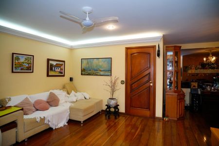 Apartamento à venda com 130m², 3 quartos e 2 vagasSala