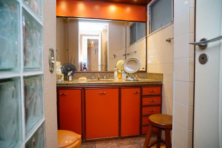 Apartamento à venda com 130m², 3 quartos e 2 vagasBanheiro da Suíte