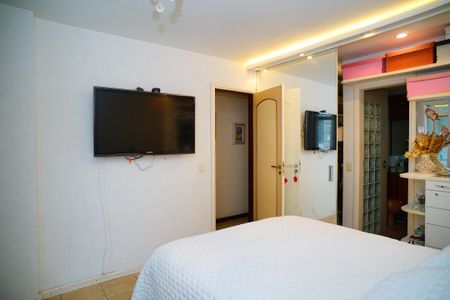 Apartamento à venda com 130m², 3 quartos e 2 vagasSuíte