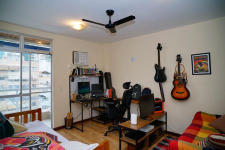 Apartamento à venda com 130m², 3 quartos e 2 vagasQuarto 1