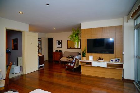 Apartamento à venda com 130m², 3 quartos e 2 vagasSala