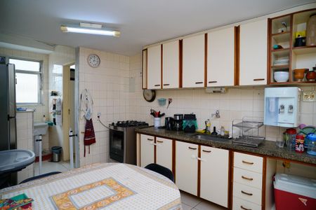 Apartamento à venda com 130m², 3 quartos e 2 vagasCozinha