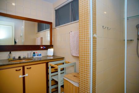 Apartamento à venda com 130m², 3 quartos e 2 vagasBanheiro do Quarto 2