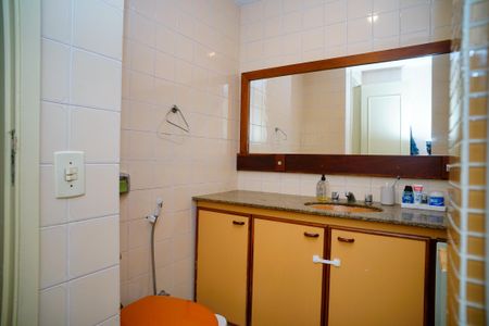 Apartamento à venda com 130m², 3 quartos e 2 vagasBanheiro do Quarto 2