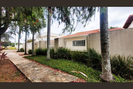 Casa de condomínio à venda com 257m², 4 quartos e 4 vagasFachada