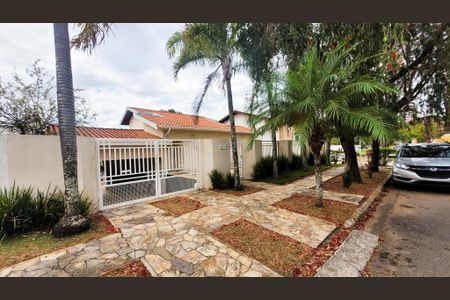 Casa de condomínio à venda com 257m², 4 quartos e 4 vagasFachada