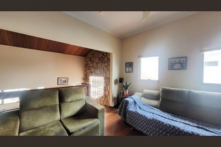 Casa de condomínio à venda com 257m², 4 quartos e 4 vagasSala