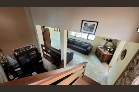 Casa de condomínio à venda com 257m², 4 quartos e 4 vagasSala