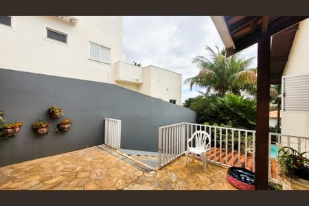 Casa de condomínio à venda com 257m², 4 quartos e 4 vagasÁrea externa
