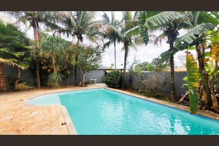 Casa de condomínio à venda com 257m², 4 quartos e 4 vagasPiscina