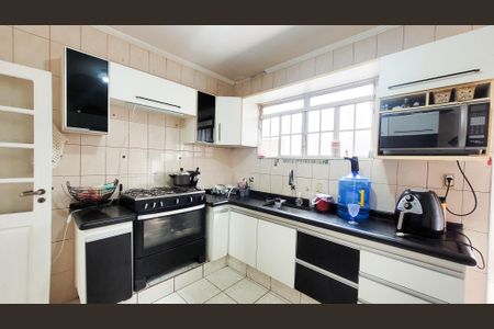 Casa de condomínio à venda com 257m², 4 quartos e 4 vagasCozinha