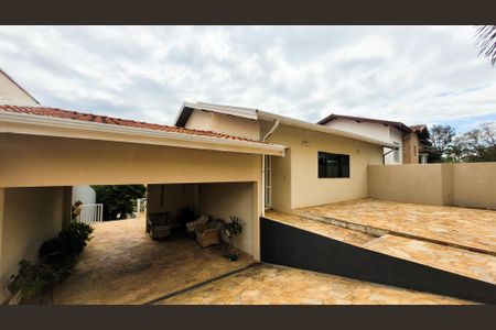 Casa de condomínio à venda com 257m², 4 quartos e 4 vagasFachada