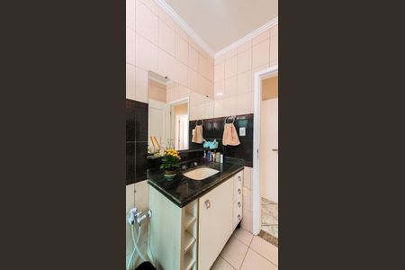 Casa de condomínio à venda com 257m², 4 quartos e 4 vagasBanheiro