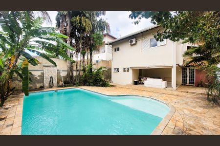 Casa de condomínio à venda com 257m², 4 quartos e 4 vagasPiscina