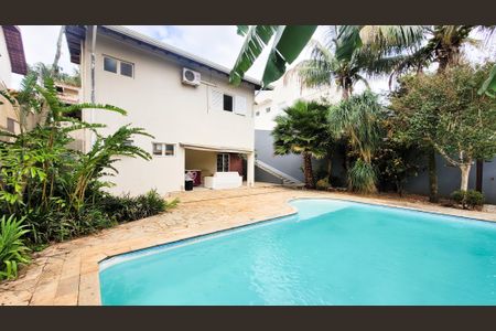 Casa de condomínio à venda com 257m², 4 quartos e 4 vagasPiscina