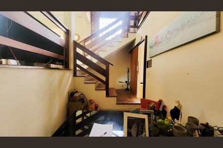 Casa de condomínio à venda com 257m², 4 quartos e 4 vagasEscritório