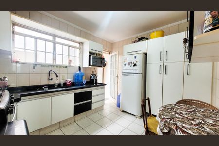 Casa de condomínio à venda com 257m², 4 quartos e 4 vagasCozinha