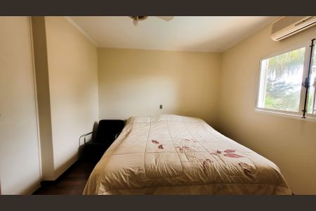 Casa de condomínio à venda com 257m², 4 quartos e 4 vagasSuíte