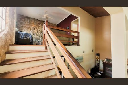 Casa de condomínio à venda com 257m², 4 quartos e 4 vagasSala