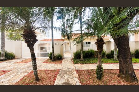 Casa de condomínio à venda com 257m², 4 quartos e 4 vagasFachada