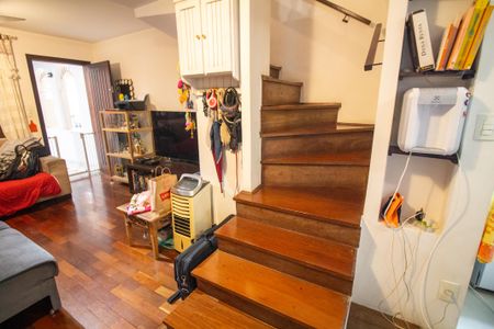 Escada de casa à venda com 2 quartos, 113m² em Chácara Santo Antônio (zona Sul), São Paulo