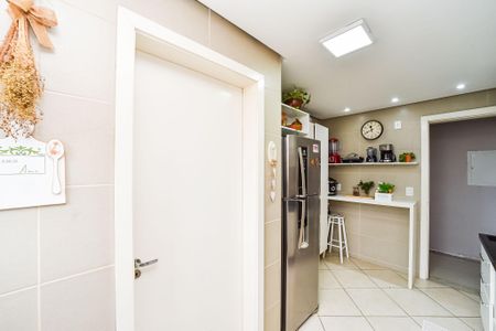 Apartamento à venda com 99m², 3 quartos e 3 vagasCozinha