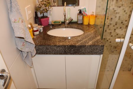 Casa de condomínio para alugar com 110m², 3 quartos e 2 vagasBanheiro da Suíte