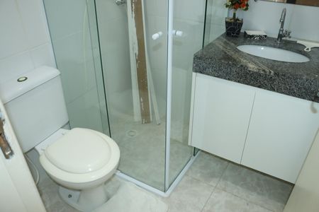 Casa de condomínio para alugar com 110m², 3 quartos e 2 vagasBanheiro Social