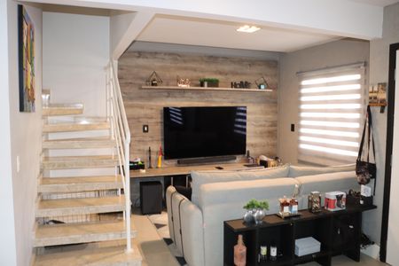 Sala de casa de condomínio para alugar com 3 quartos, 110m² em Jardim Passargada I, Cotia