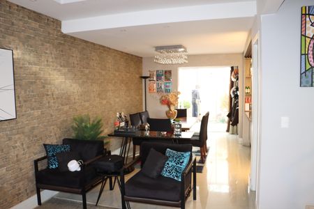 Sala de casa de condomínio para alugar com 3 quartos, 110m² em Jardim Passargada I, Cotia