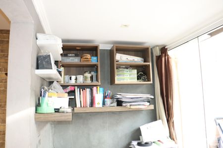 Casa de condomínio para alugar com 110m², 3 quartos e 2 vagasEscritório