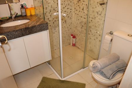 Casa de condomínio para alugar com 110m², 3 quartos e 2 vagasBanheiro da Suíte