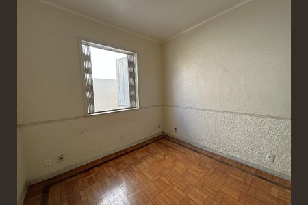Casa à venda com 40m², 1 quarto e sem vagaSala