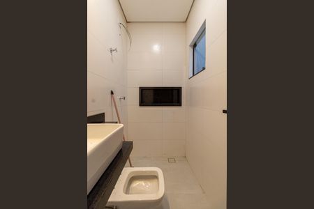 Casa à venda com 85m², 2 quartos e 2 vagasBanheiro Suíte 2