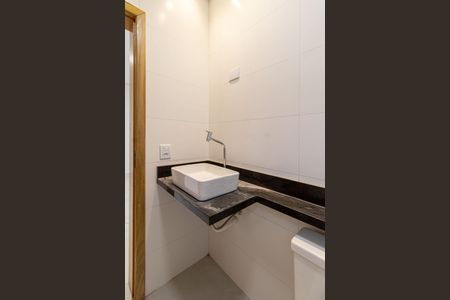 Casa à venda com 85m², 2 quartos e 2 vagasBanheiro Suíte 1