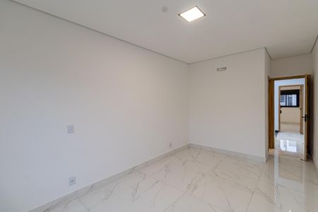 Casa à venda com 85m², 2 quartos e 2 vagasSuíte 2