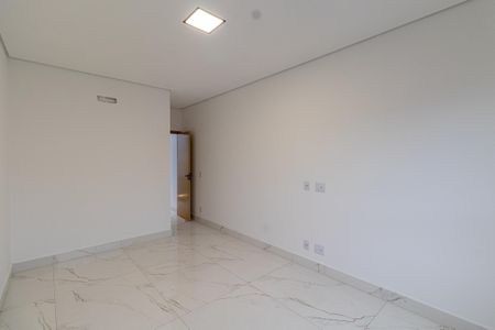 Casa à venda com 85m², 2 quartos e 2 vagasSuíte 2