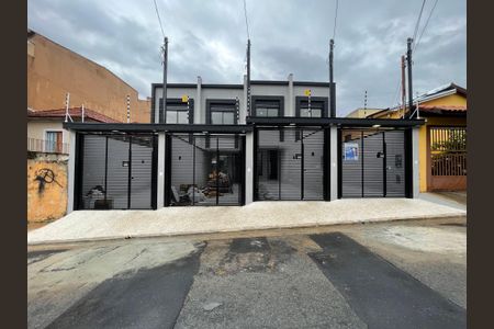 Casa à venda com 85m², 2 quartos e 2 vagas Casa à venda com 85m², 2 quartos e 2 vagasFachada/Placa