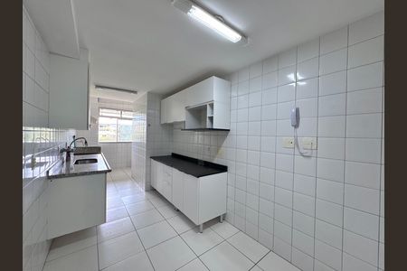 Apartamento para alugar com 120m², 3 quartos e 3 vagas Apartamento para alugar com 120m², 3 quartos e 3 vagasCozinha