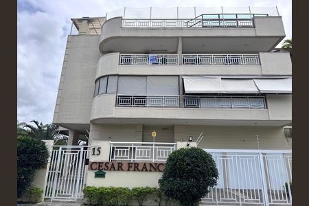 Apartamento para alugar com 120m², 3 quartos e 3 vagas Apartamento para alugar com 120m², 3 quartos e 3 vagasFachada