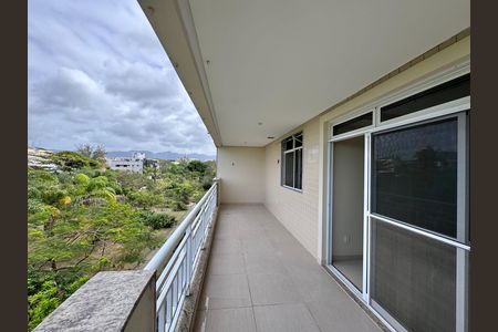 Apartamento para alugar com 120m², 3 quartos e 3 vagas Apartamento para alugar com 120m², 3 quartos e 3 vagasVaranda