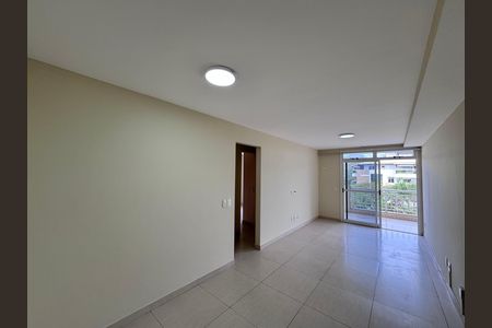 Apartamento para alugar com 120m², 3 quartos e 3 vagas Apartamento para alugar com 120m², 3 quartos e 3 vagasSala