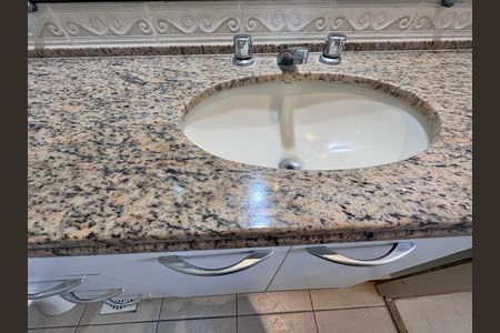 Apartamento para alugar com 120m², 3 quartos e 3 vagas Apartamento para alugar com 120m², 3 quartos e 3 vagasBanheiro da Suíte
