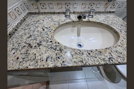 Apartamento para alugar com 120m², 3 quartos e 3 vagas Apartamento para alugar com 120m², 3 quartos e 3 vagasBanheiro Social