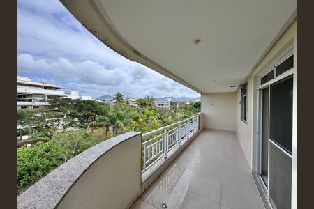 Apartamento para alugar com 120m², 3 quartos e 3 vagas Apartamento para alugar com 120m², 3 quartos e 3 vagasVaranda