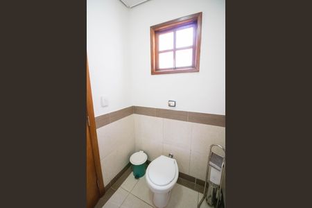 Casa à venda com 200m², 4 quartos e 3 vagas Casa à venda com 200m², 4 quartos e 3 vagasBanheiro 2