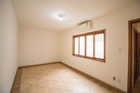 Casa à venda com 200m², 4 quartos e 3 vagas Casa à venda com 200m², 4 quartos e 3 vagasSala de TV